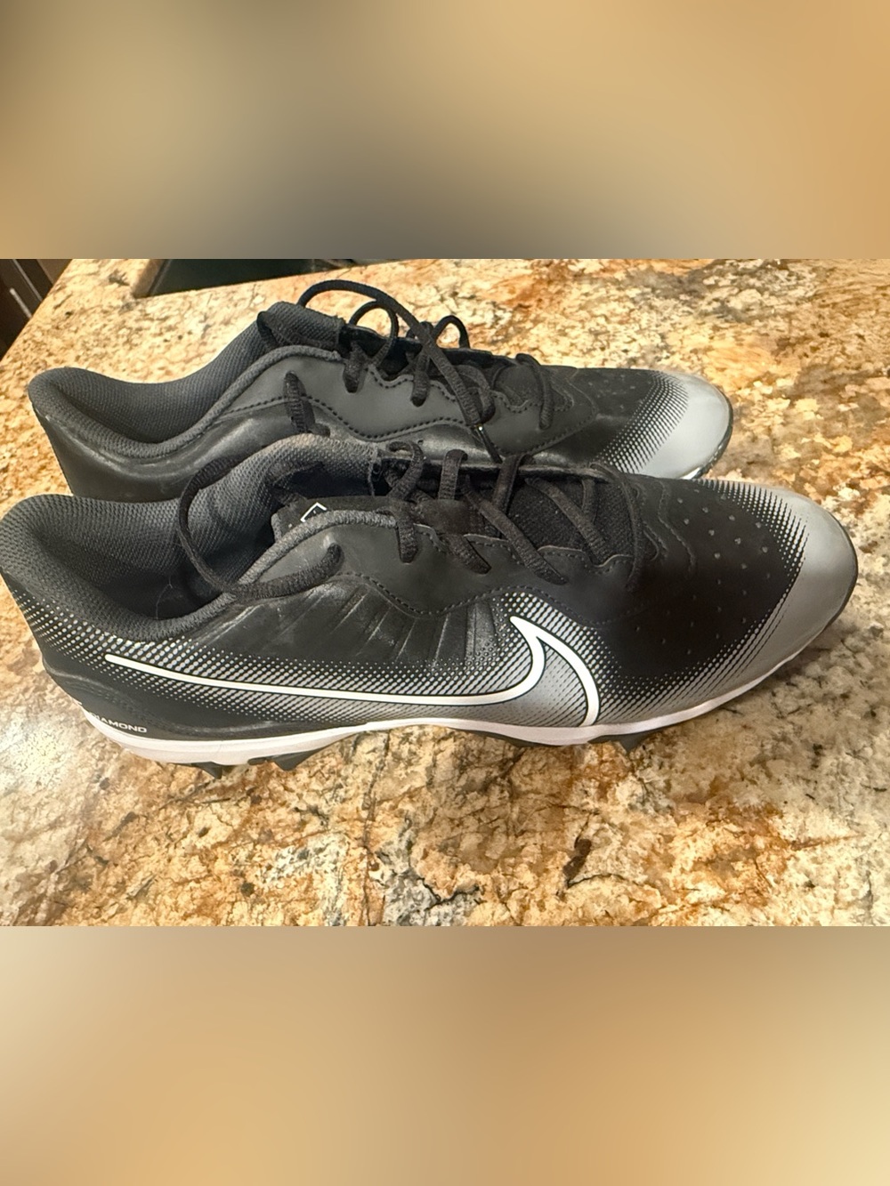 Size 13 Nike Men’s Black and Gray Baseball cleats Fastflex